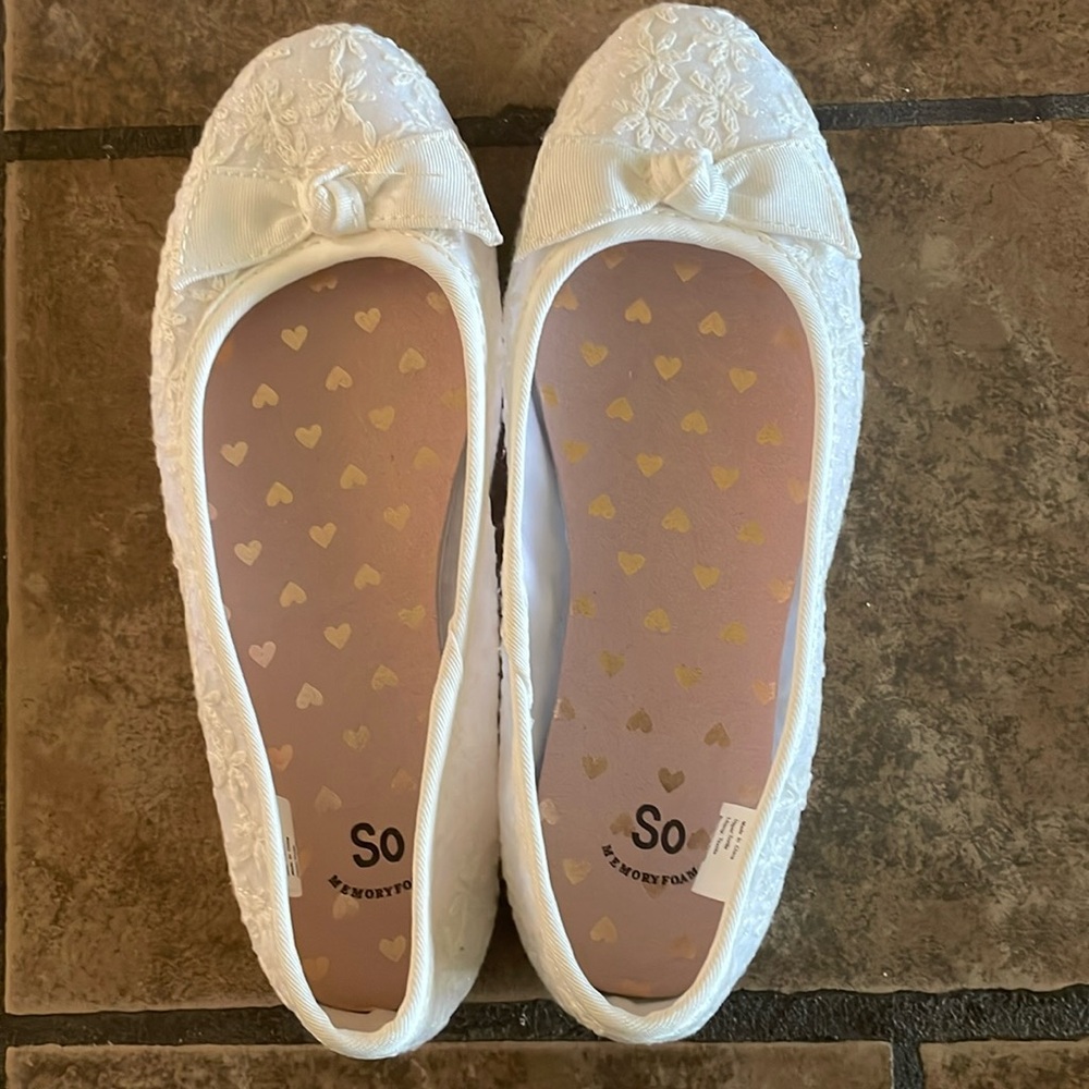 Size 3 SO memory foam shoes